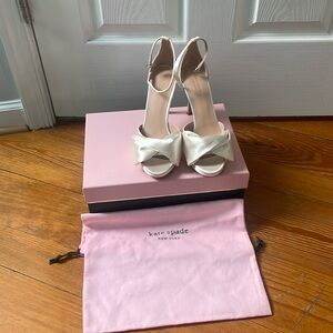 NWOT Kate Spade Size 8.5 Bridal Bow Stiletto Satin Ivory Heels